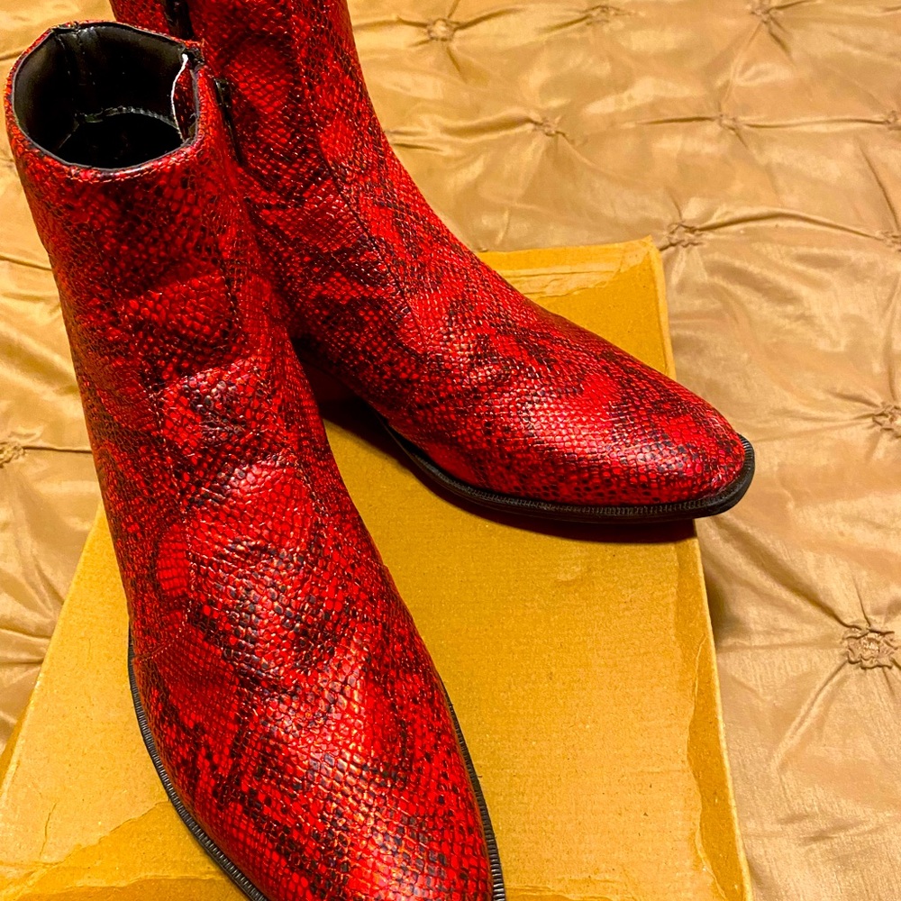 BOOHOO Faux Snake Cuban Chelsea Boots for MEN!